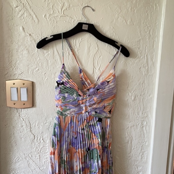 Astr Blythe Floral Plisse Midi Dress 